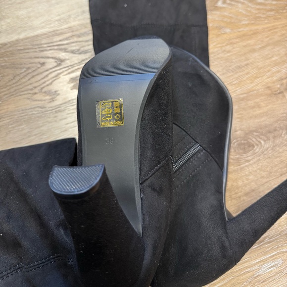 Shoe’N Tale stretch suede boots - Picture 4 of 7